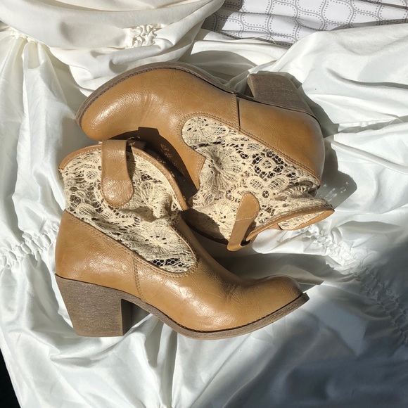 Mudd Booties - Picture 5 of 8